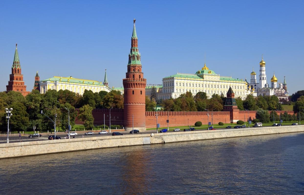 Источник: freepik https://www.freepik.com/free-photo/kind-moscow-kremlin_1489314.htm#query=russia&position=14&from_view=search&track=sph